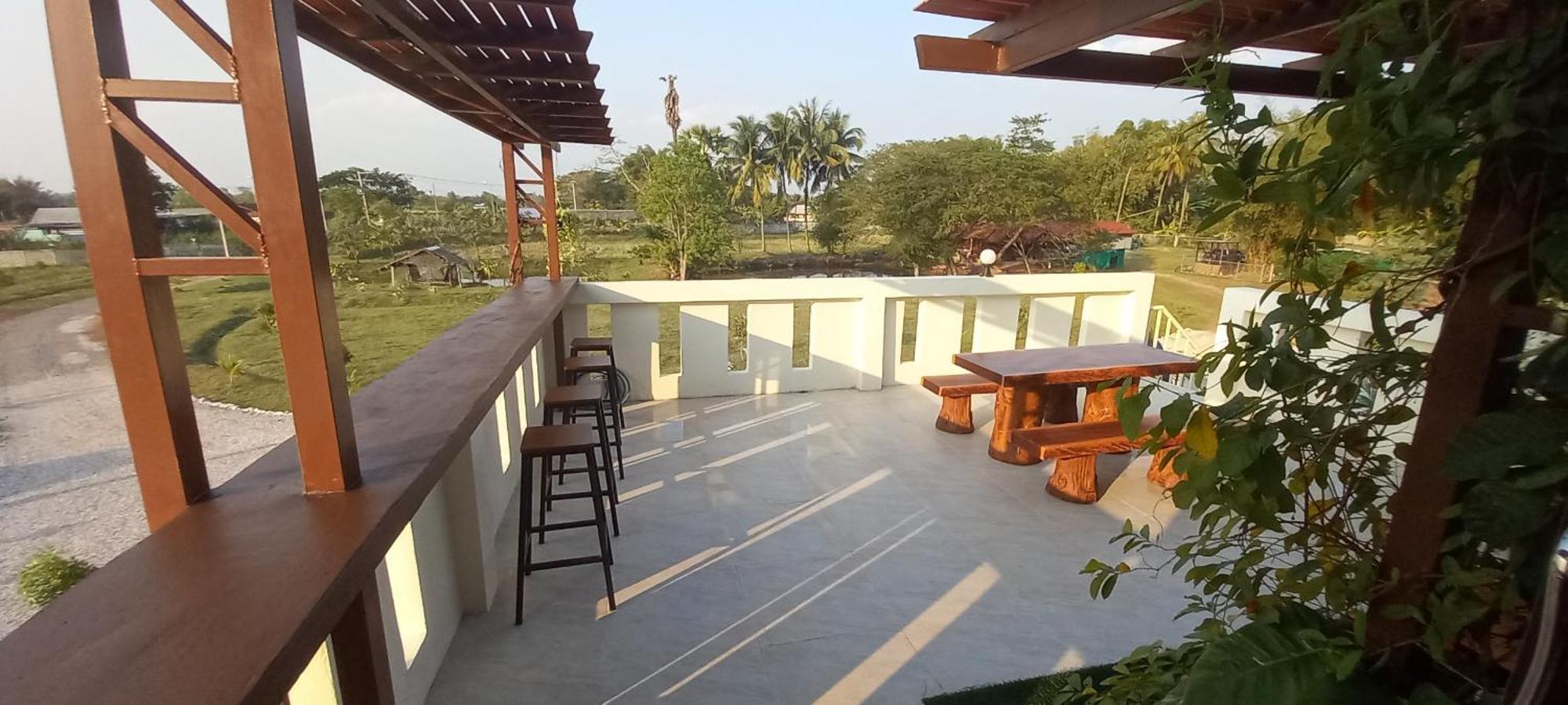 Bua Daeng Homestay Resort Kumphawapi Eksteriør billede