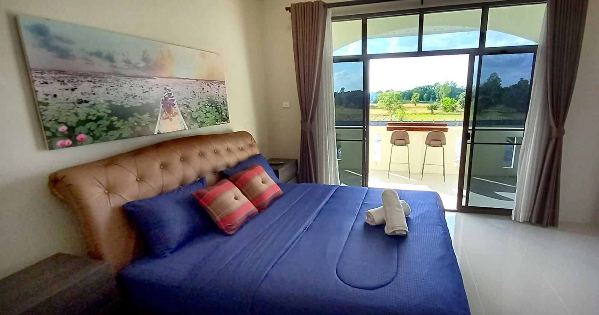 Bua Daeng Homestay Resort Kumphawapi Eksteriør billede