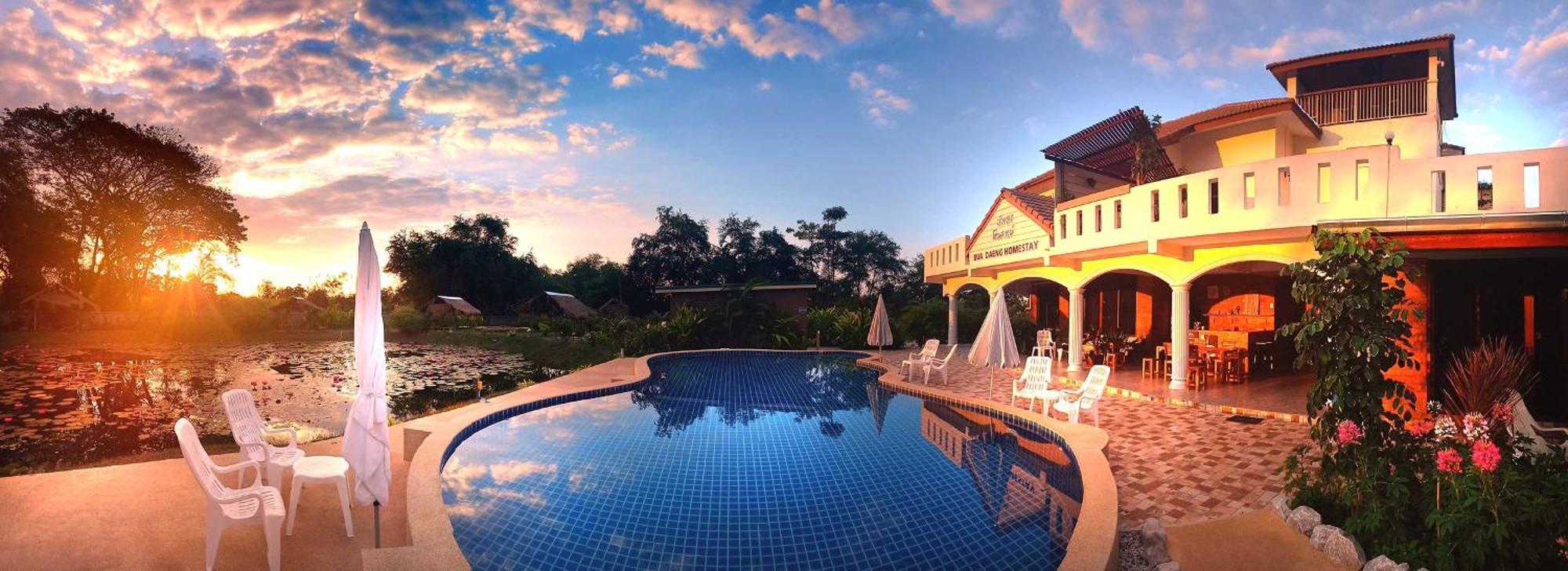 Bua Daeng Homestay Resort Kumphawapi Eksteriør billede