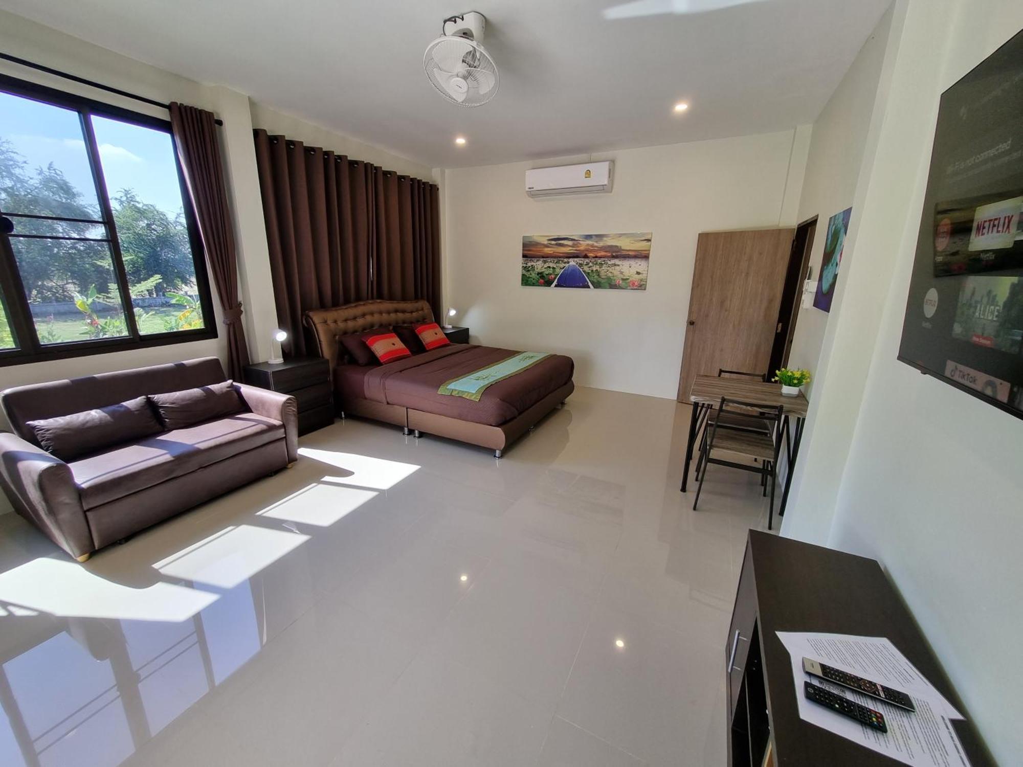 Bua Daeng Homestay Resort Kumphawapi Eksteriør billede